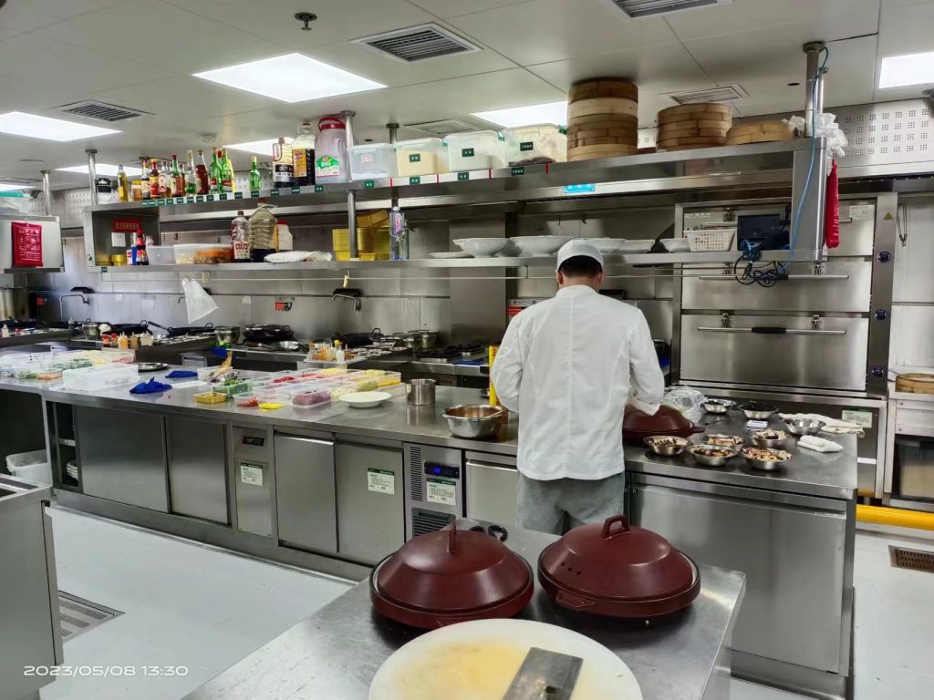 长沙福膳源餐厅安装Kaiyun官方网站的油烟净化器设备